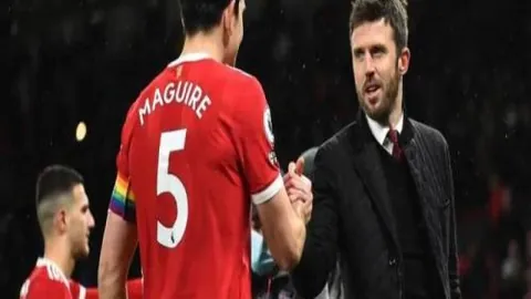 南京室内田径世锦赛：粟文三级跳远成功递补夺第五金